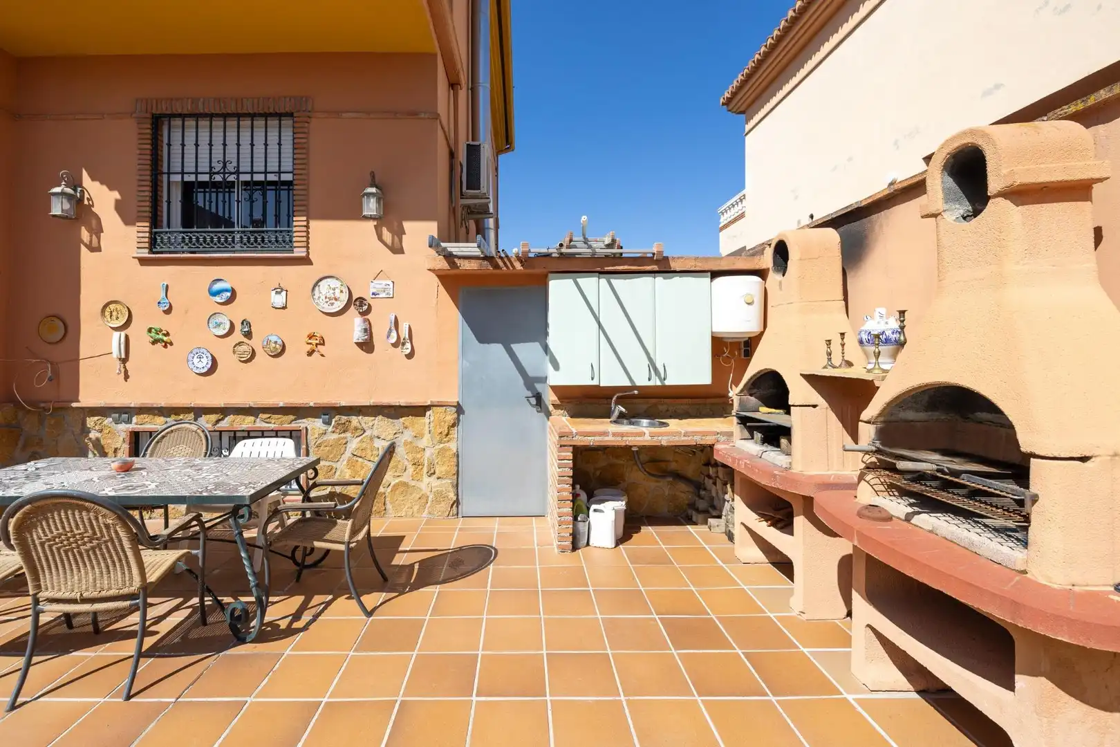 Terraza de Casa o chalet en venta en Cúllar Vega con Aire acondicionado, Calefacción y Jardín privado