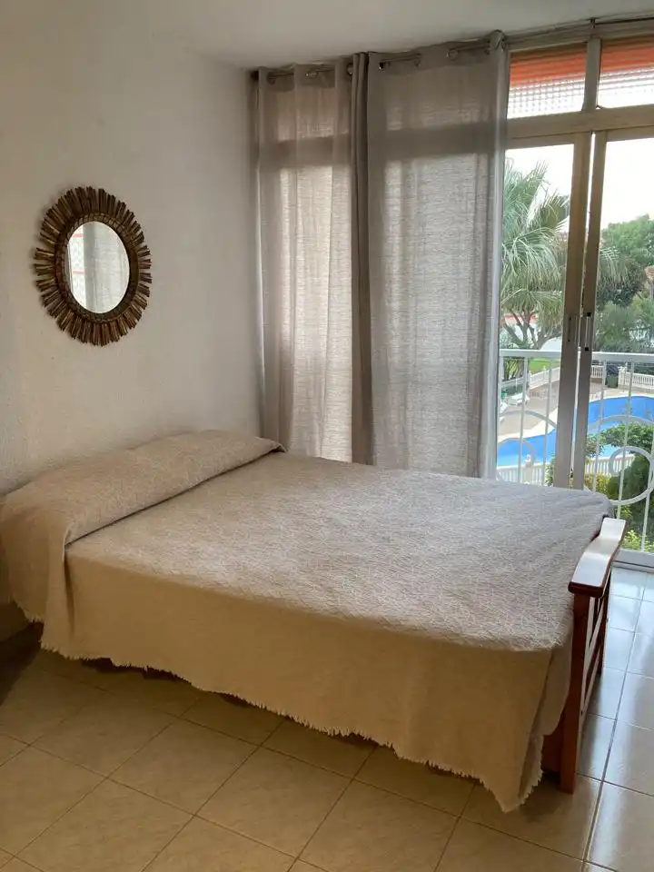 Bedroom of Study for rent in Benidorm