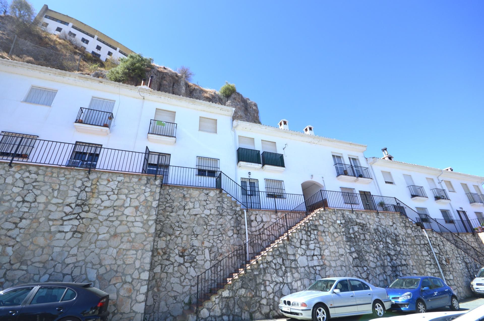 Vista exterior de Pis en venda en Zahara amb Balcó