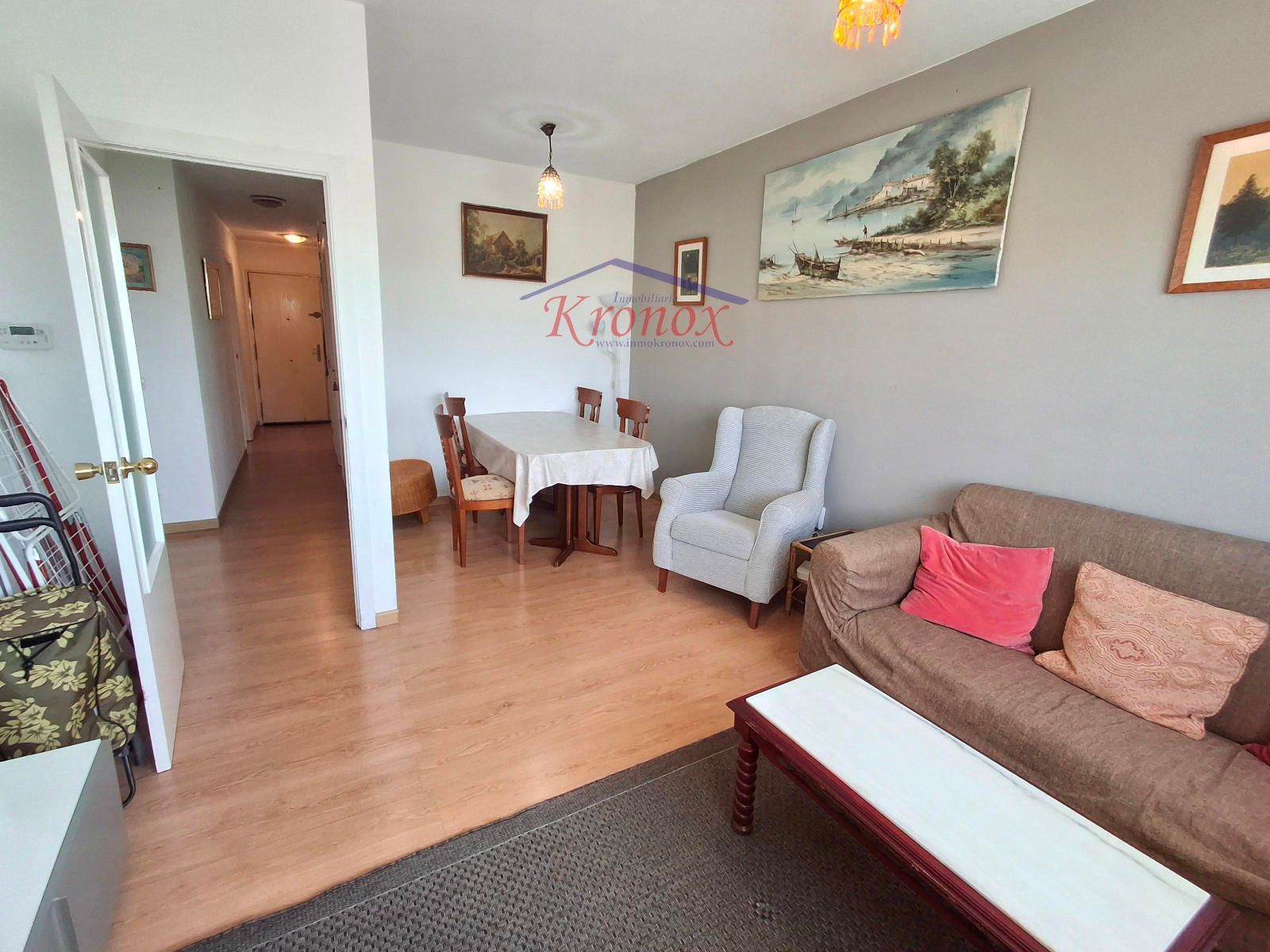 Sala d'estar de Pis en venda en  Madrid Capital amb Calefacció, Terrassa i Moblat