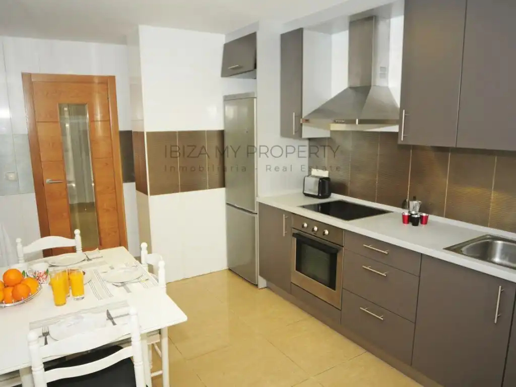 Cocina de Apartamento de alquiler en Eivissa con Amueblado, Horno y Lavadora