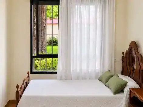 Schlafzimmer von Wohnung zur Miete in Málaga mit Privatgarten und Schwimmbad