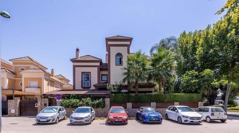 Foto 4 de Casa adosada en venda a Avenida del Ingeniero José Luis Prats, 46, Arenal - La Pólvora, Dos Hermanas