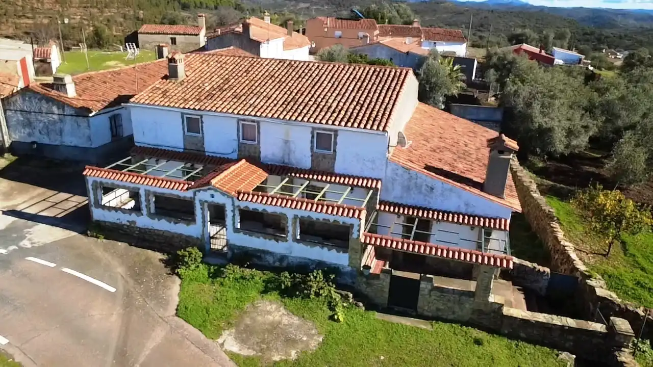 Vista exterior de Casa o xalet en venda en Almonaster la Real amb Jardí privat, Terrassa i Traster