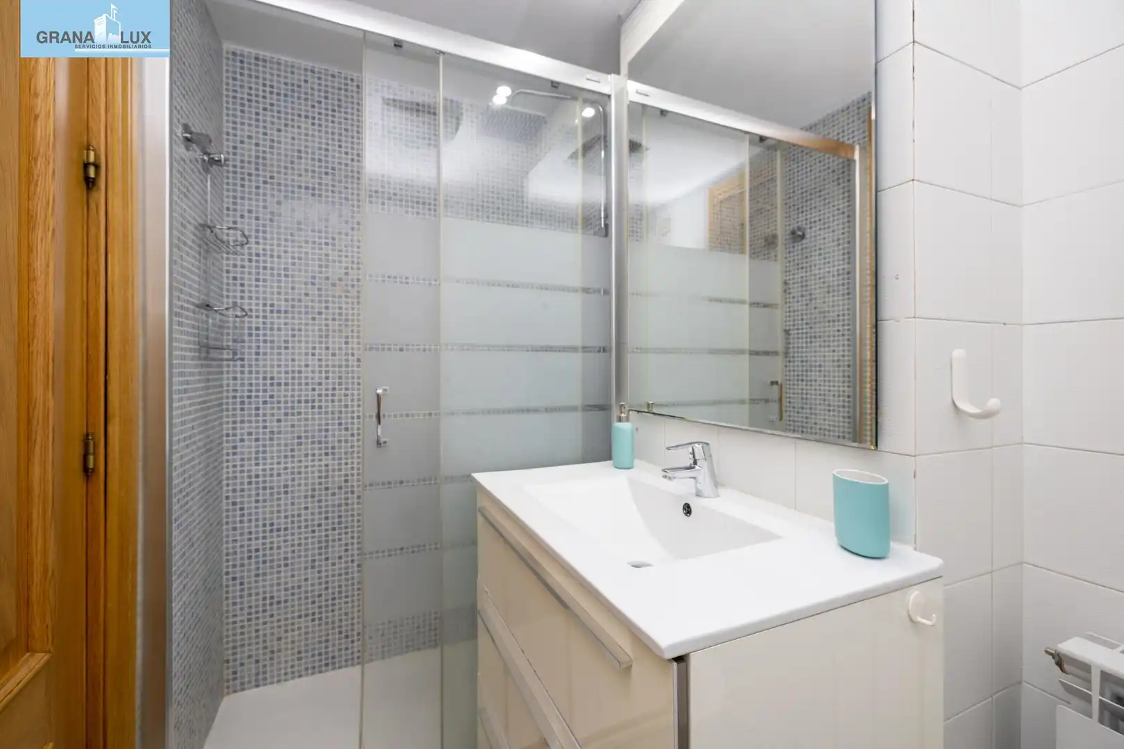 Baño de Piso en venta en Granada con Calefacción