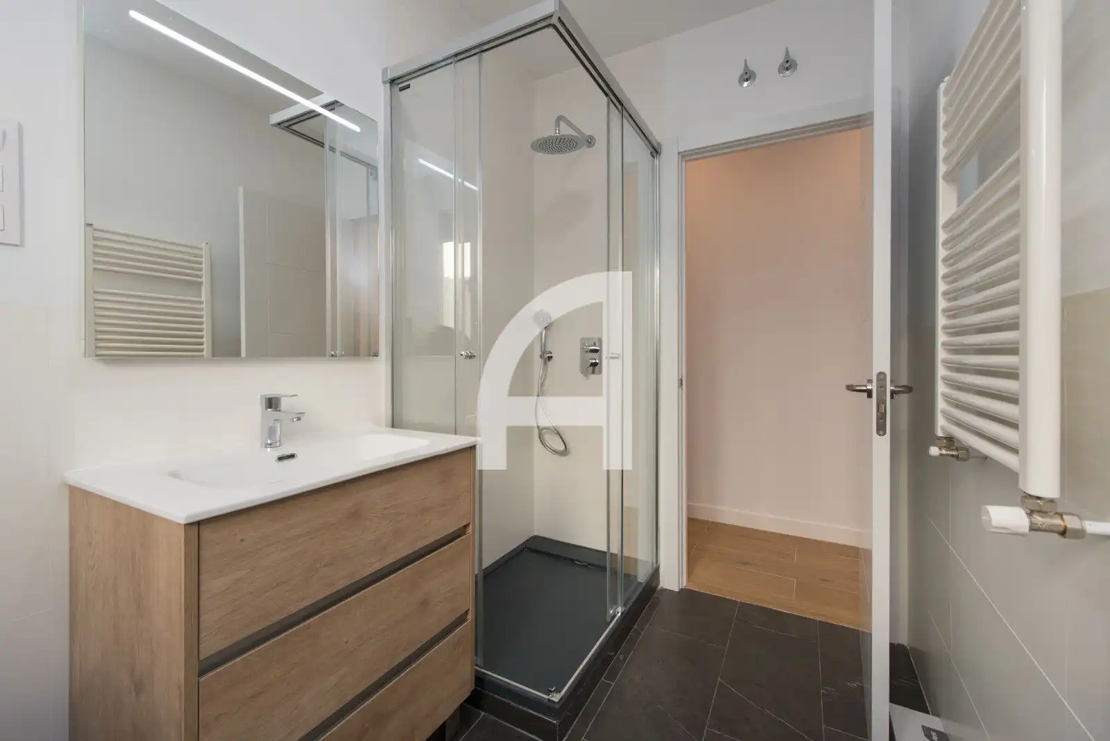 Bathroom of Attic for rent in Madrid  with Air Conditioner, Heating and Terrace