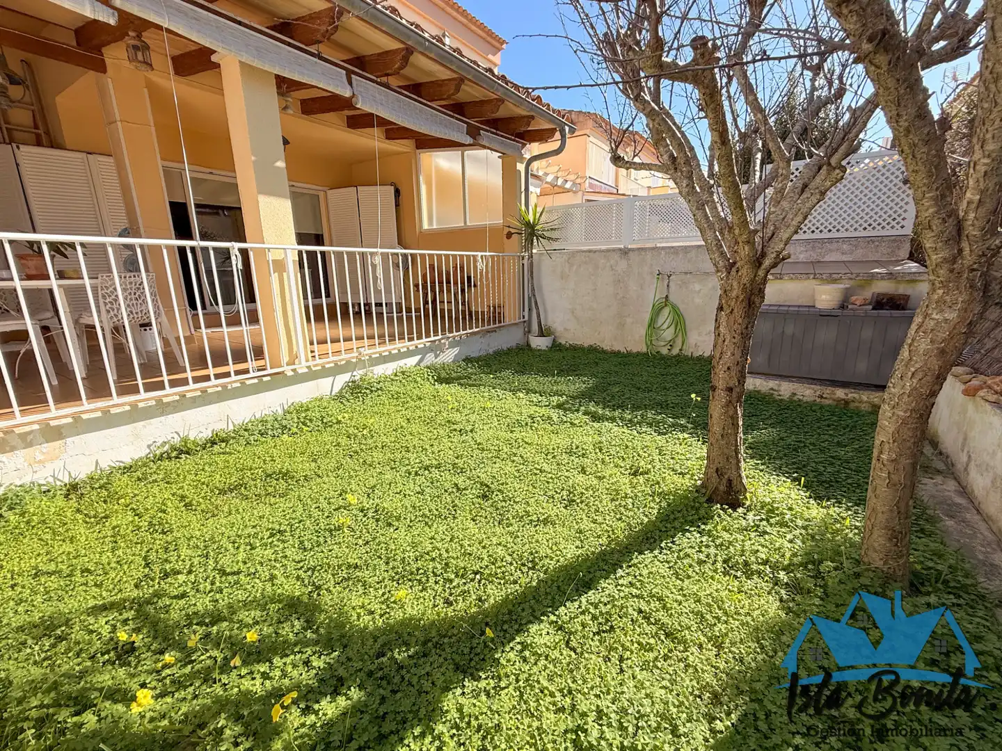 Vista exterior de Casa adosada en venda en Llucmajor amb Aire condicionat, Calefacció i Jardí privat
