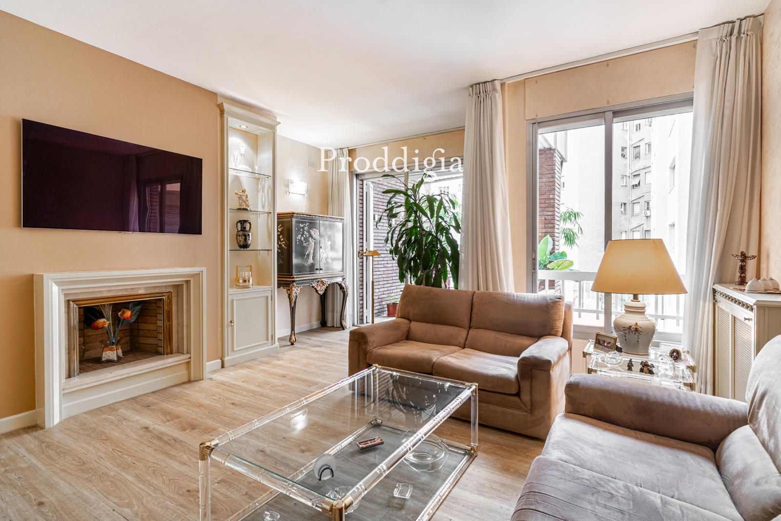 Sala d'estar de Pis en venda en  Barcelona Capital amb Calefacció i Terrassa