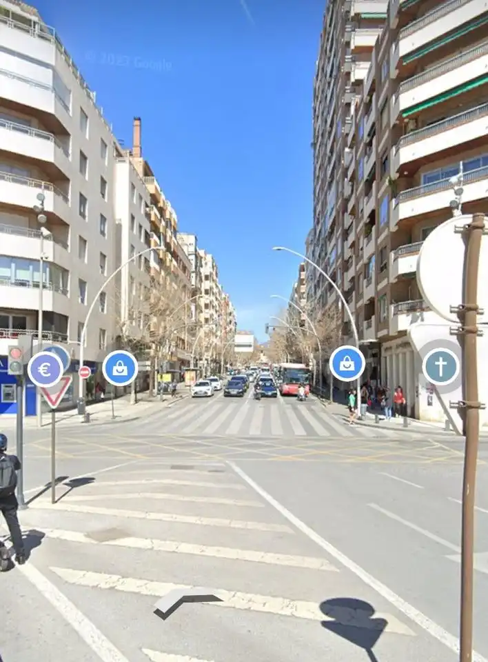 Vista exterior de Local en venta en Granada