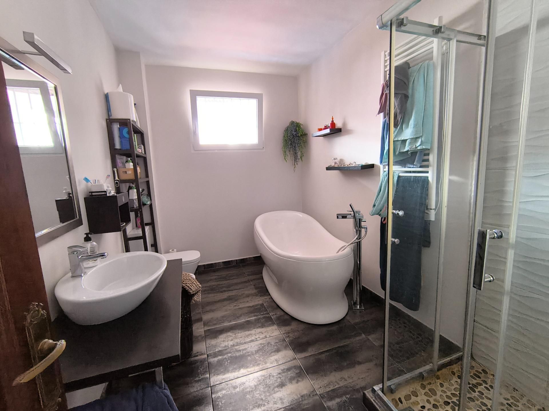 Bathroom of Flat for sale in Málaga Capital  with Air Conditioner, Private garden and Terrace
