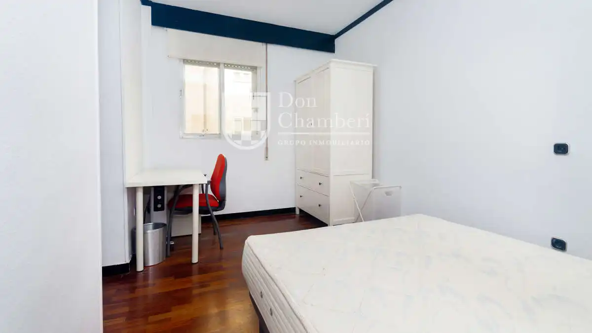 Dormitori de Dúplex de lloguer en Madrid amb Calefacció i Moblat