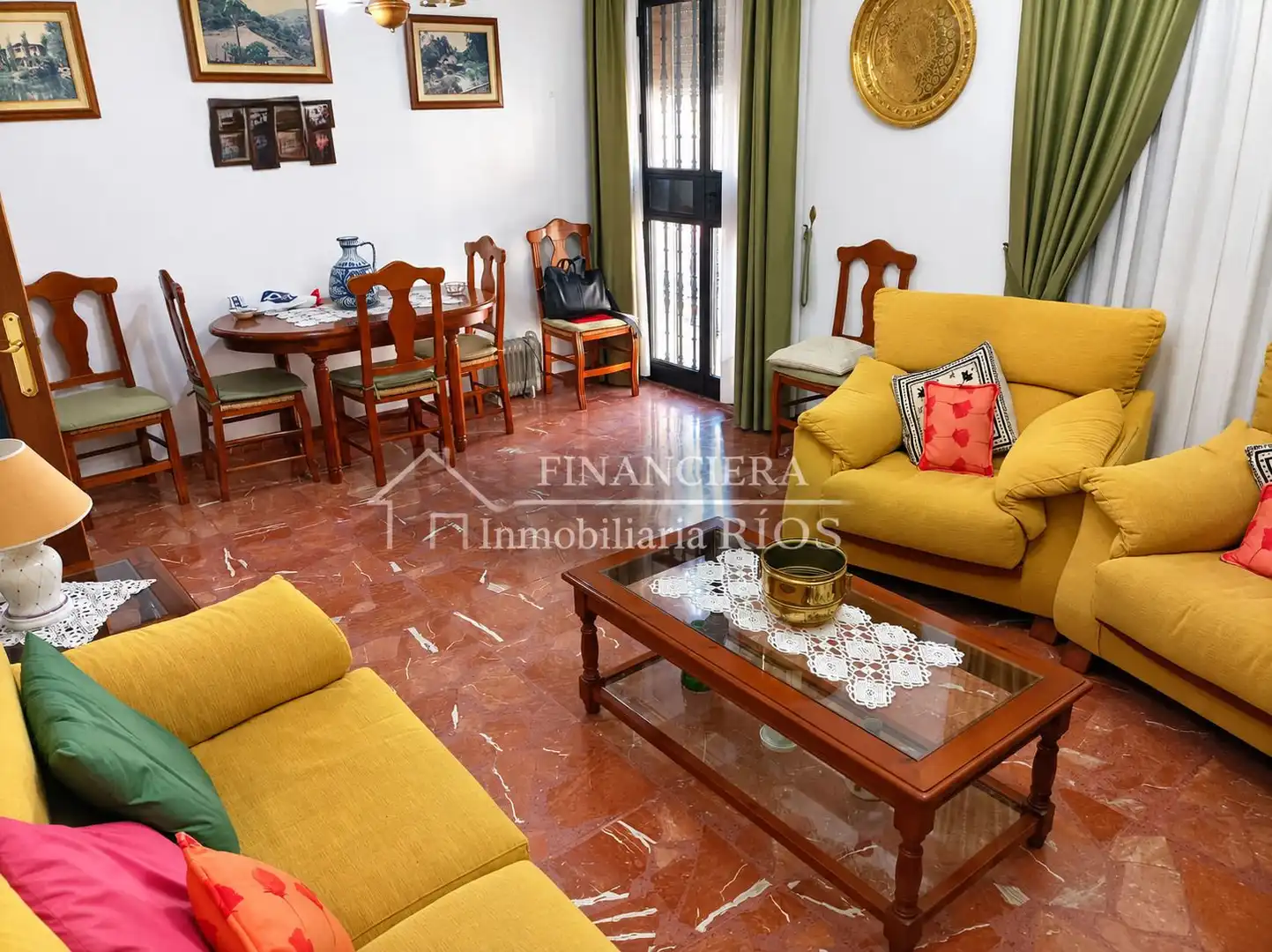 Sala d'estar de Casa o xalet en venda en Alcalá de Guadaira amb Aire condicionat, Traster i Balcó