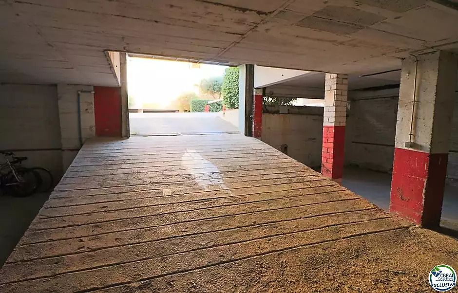 Aparcament de Garatge en venda en Empuriabrava