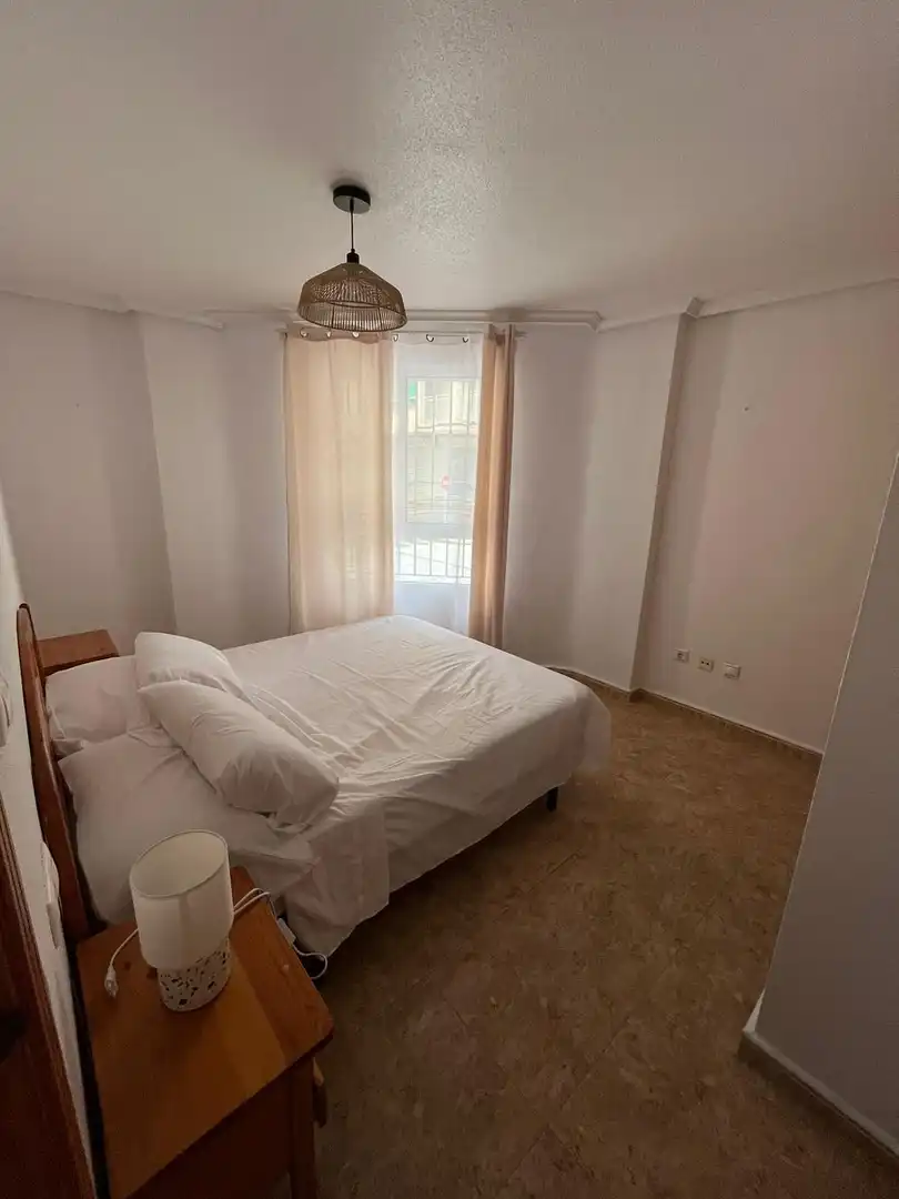 Habitación de Piso de alquiler en Torrevieja con Aire acondicionado, Calefacción y Terraza