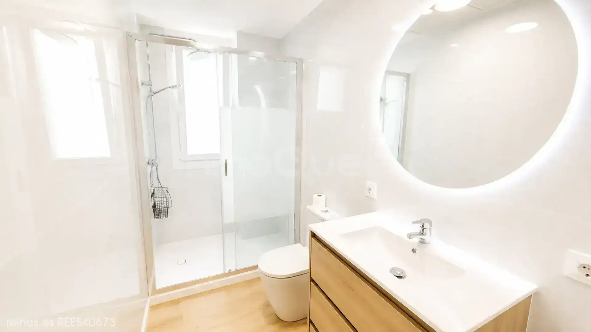 Bathroom of Flat for rent in Zaragoza  with Heating, Terrace and Furnished