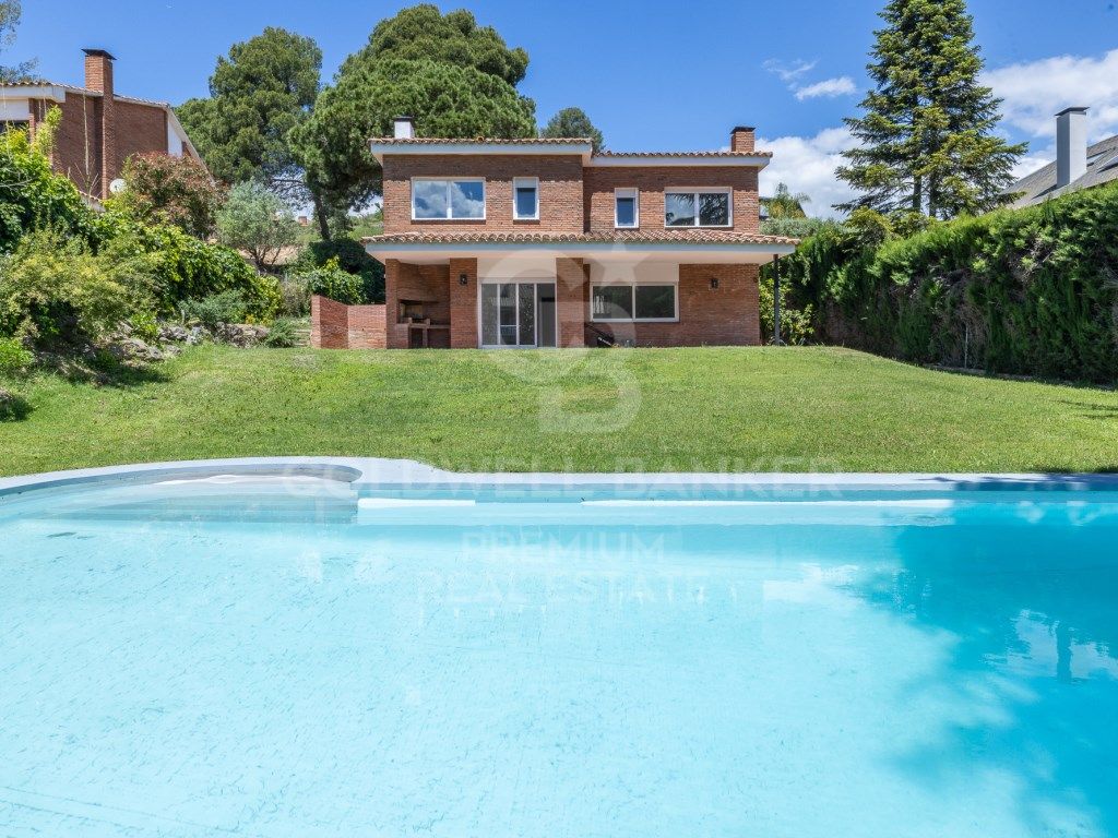 Vista exterior de Casa o xalet en venda en Cerdanyola del Vallès
