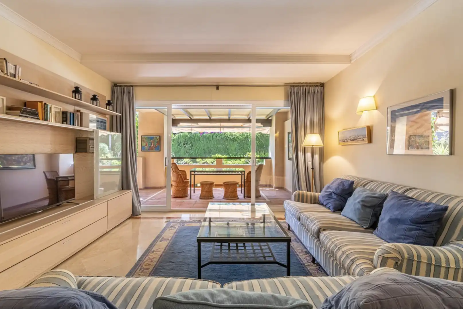 Wohnzimmer von Wohnungen zum Verkauf in Marbella mit Klimaanlage, Terrasse und Abstellraum