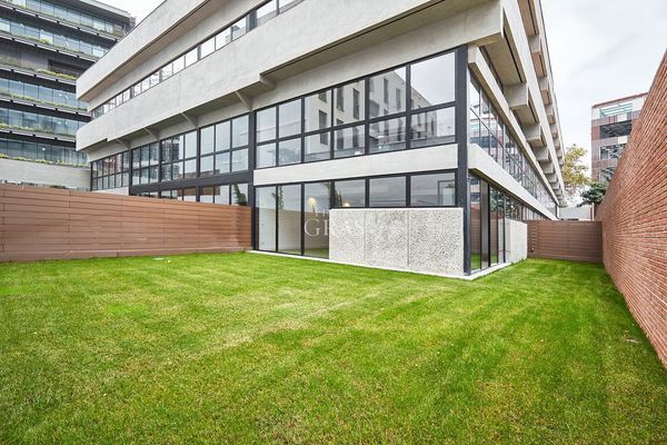 Vista exterior de Planta baixa de lloguer en  Barcelona Capital amb Aire condicionat, Jardí privat i Traster
