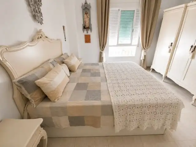 Habitación de Piso en venta en Manilva con Terraza, Trastero y Alarma
