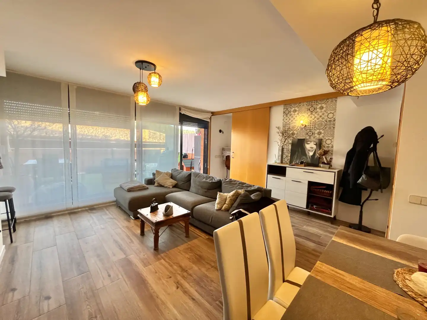 Sala d'estar de Casa adosada en venda en Sant Climent de Llobregat amb Aire condicionat, Calefacció i Parquet
