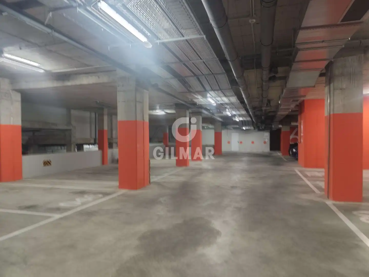 Parking de Piso de alquiler en Tomares con Calefacción, Jardín privado y Trastero