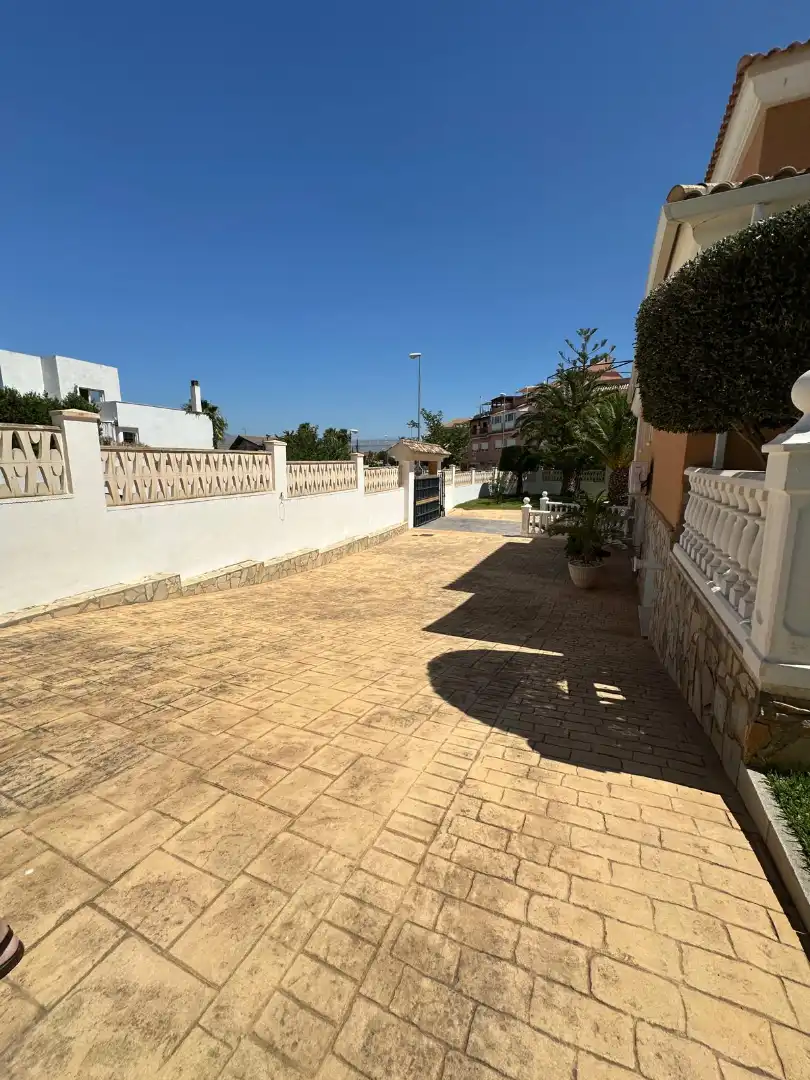 Vista exterior de Casa o chalet en venta en Mutxamel con Aire acondicionado, Calefacción y Jardín privado