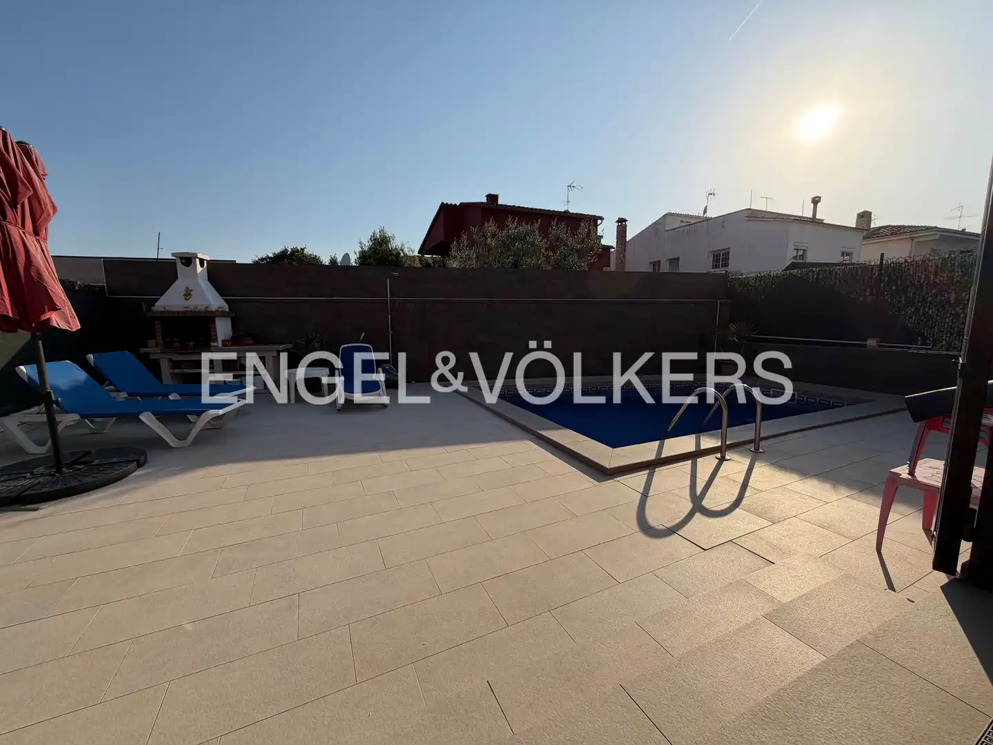 Swimming pool of Houses for sale in Pineda de Mar  with Air Conditioner, Heating and Private garden
