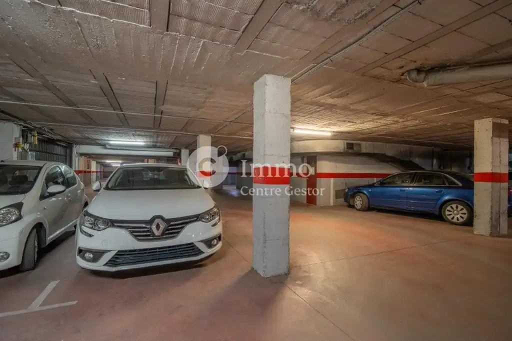 Parking de Piso en venta en Lleida con Aire acondicionado, Calefacción y Trastero