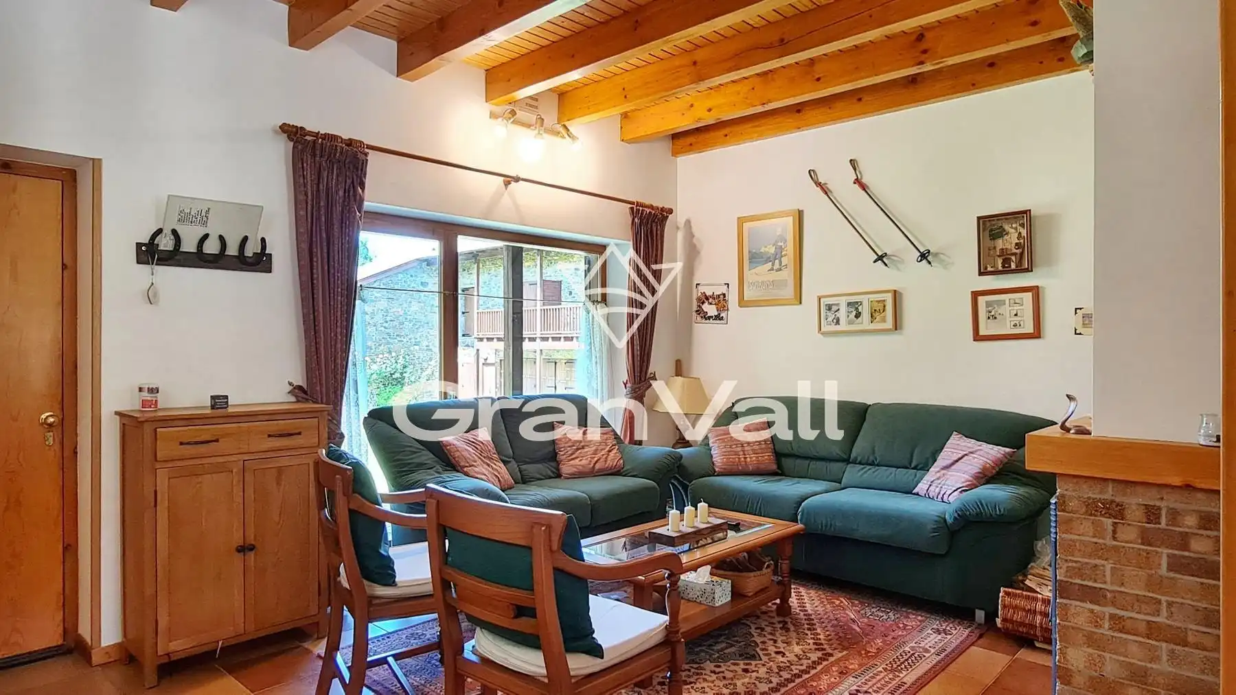 Wohnzimmer von Einfamilien-Reihenhaus zum Verkauf in Puigcerdà mit Heizung, Privatgarten und Parkett