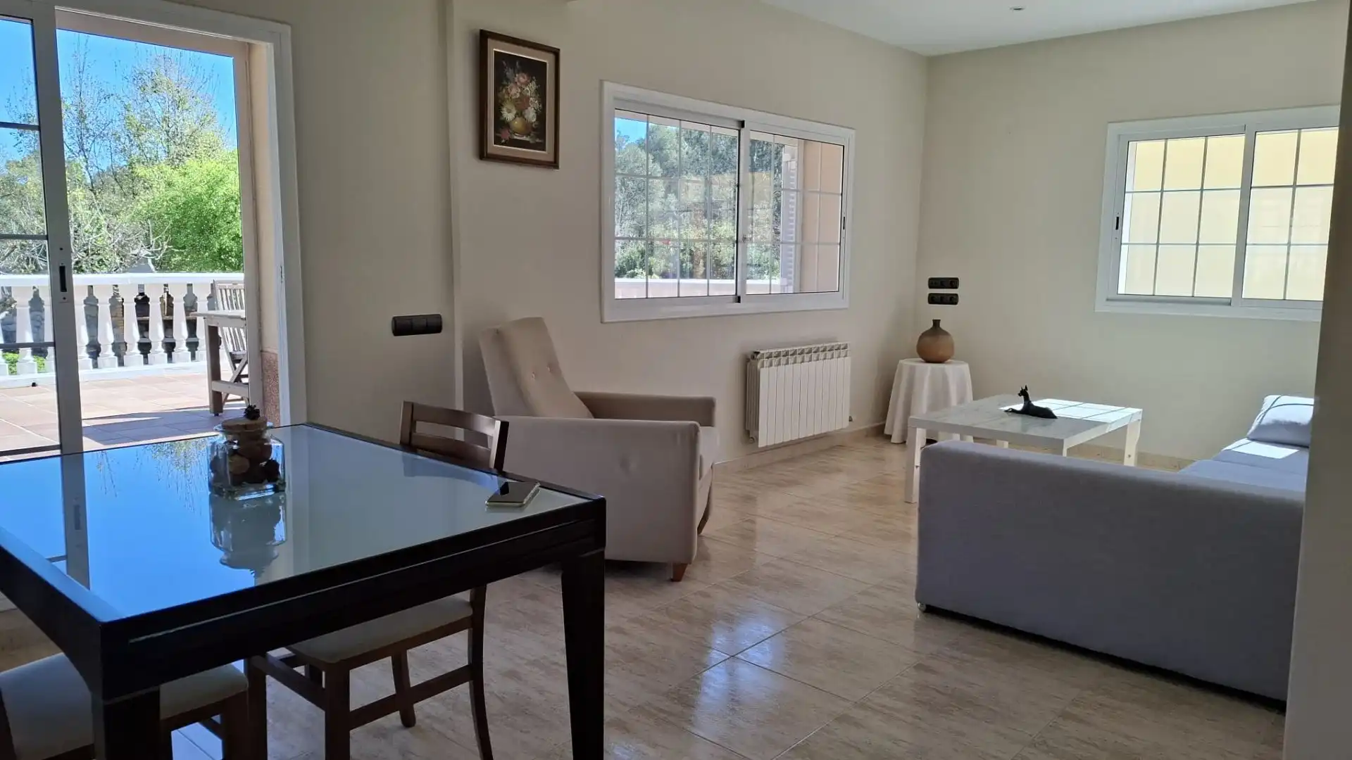 Sala d'estar de Casa o xalet en venda en Cervelló amb Calefacció, Terrassa i Piscina