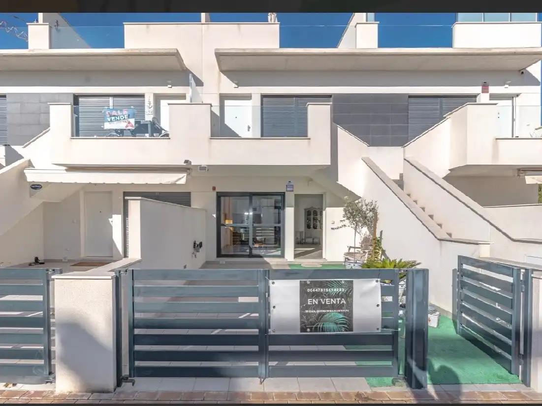 Bungalow with pool for sale in Bergantin 51