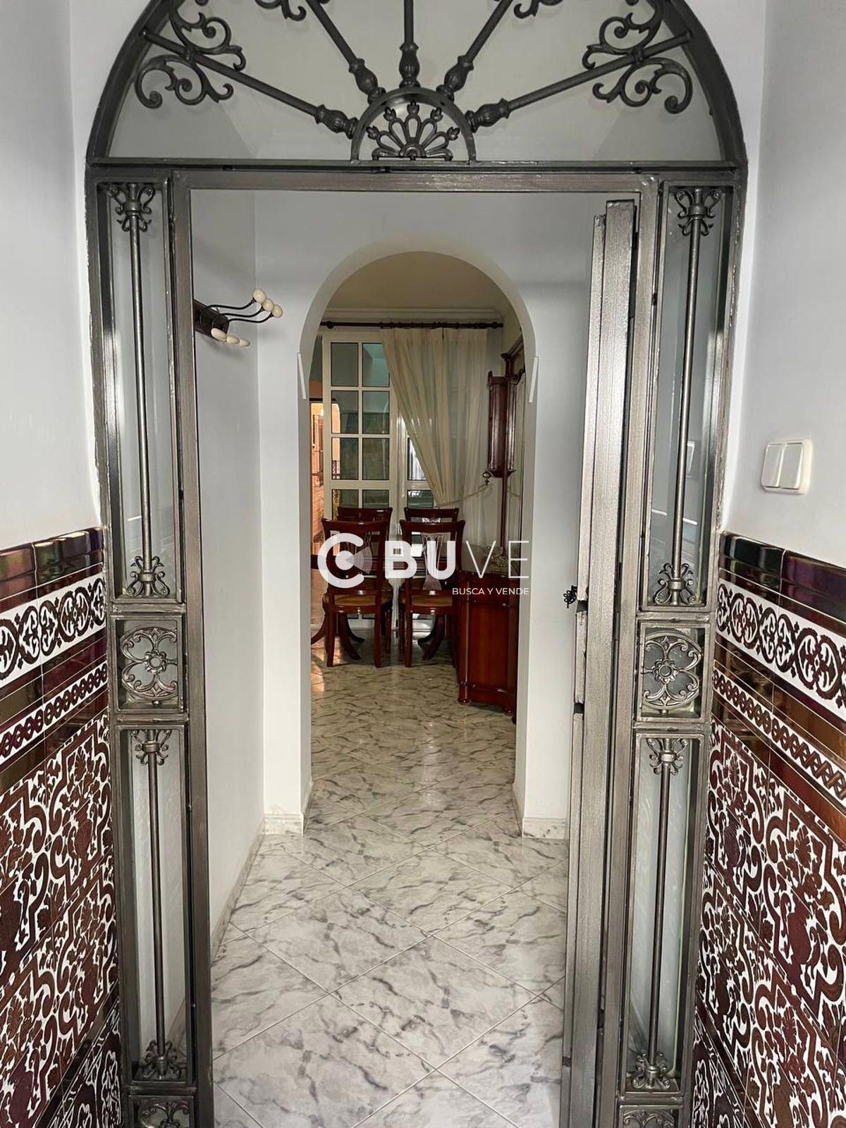 Casa o xalet en venda en San Juan de Aznalfarache amb Terrassa, Traster i Moblat