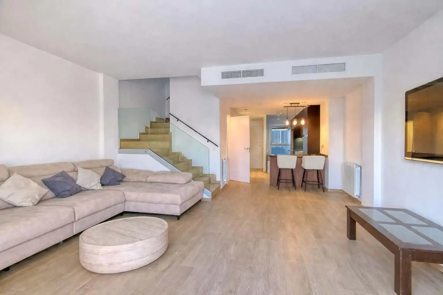 Sala de estar de Casa adosada en venta en Mutxamel con Aire acondicionado, Calefacción y Terraza
