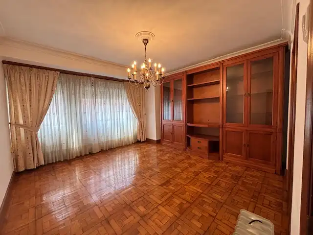 Sala d'estar de Pis en venda en Ferrol amb Parquet, Forn i Balcó