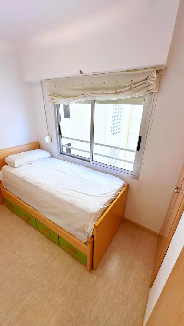Habitación de Apartamento en venta en Gandia con Amueblado, Balcón y Piscina comunitaria