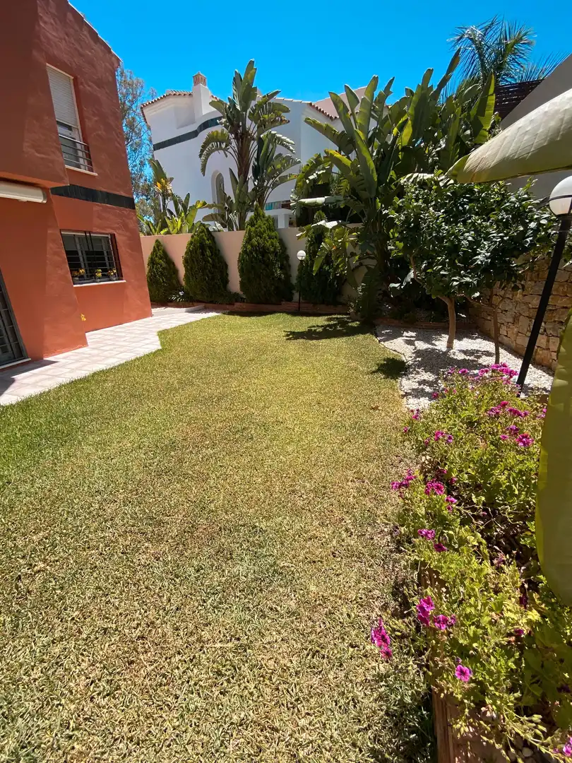 Jardín de Casa adosada en venta en Torremolinos con Aire acondicionado, Jardín privado y Terraza