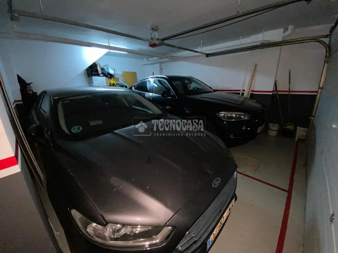 Parking de Casa adosada en venta en Cuarte de Huerva con Aire acondicionado y Calefacción