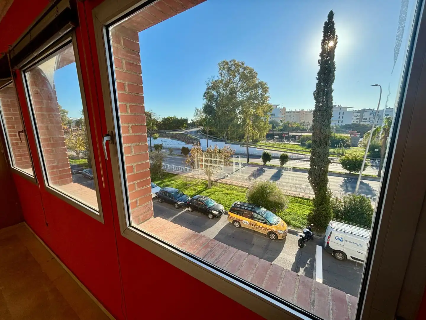 Vista exterior de Local de lloguer en Torremolinos amb Aire condicionat