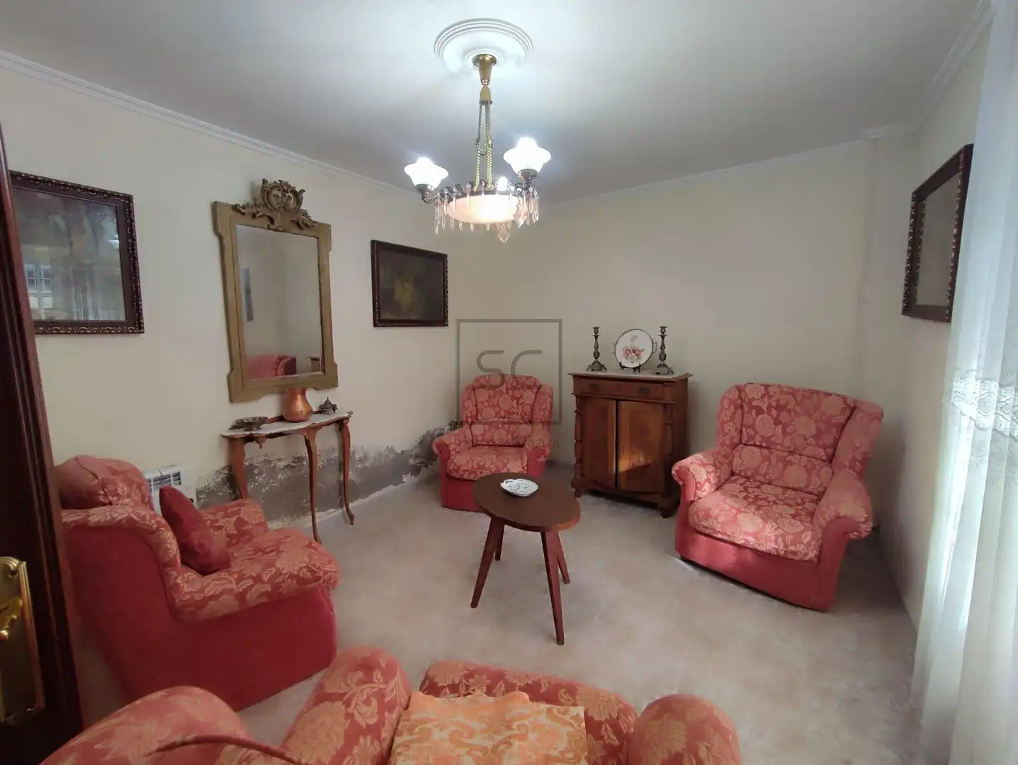 Wohnzimmer von Einfamilien-Reihenhaus zum Verkauf in Ares mit Terrasse, Abstellraum und Möbliert