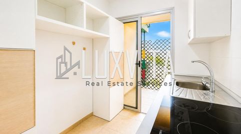 Foto 5 de Apartamento en venta en Avenida Juan Carlos I, Los Cristianos, Arona