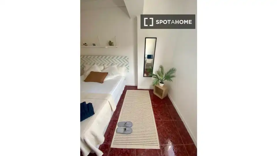 Room in Barrio de Benicalap