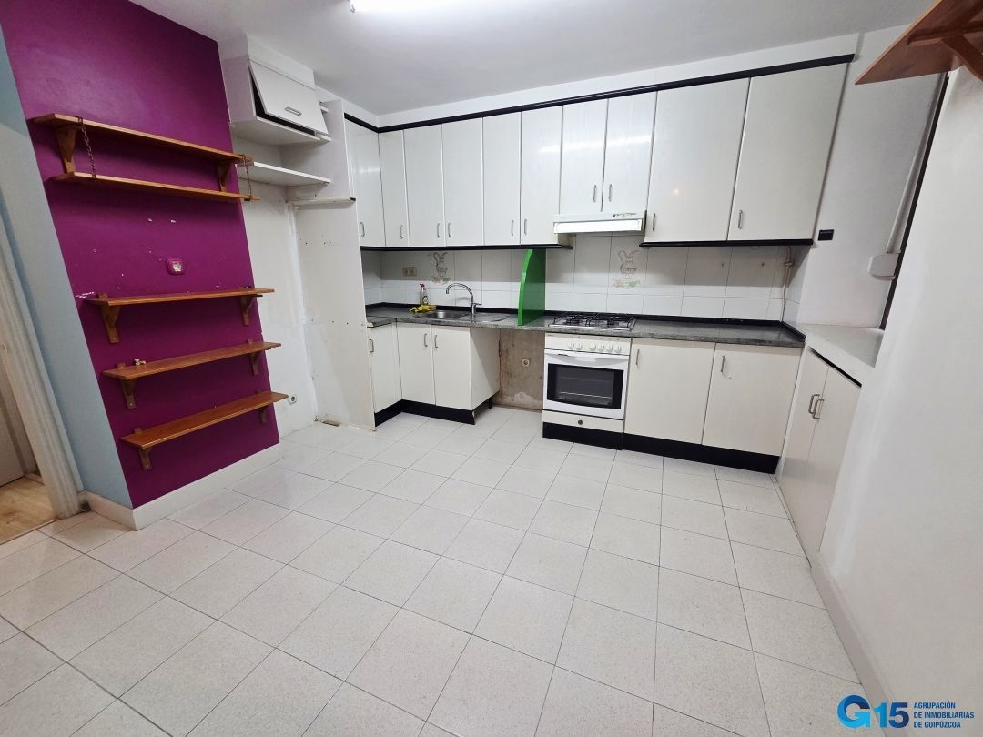 Cocina de Piso en venta en Pasaia con Parquet y Balcón