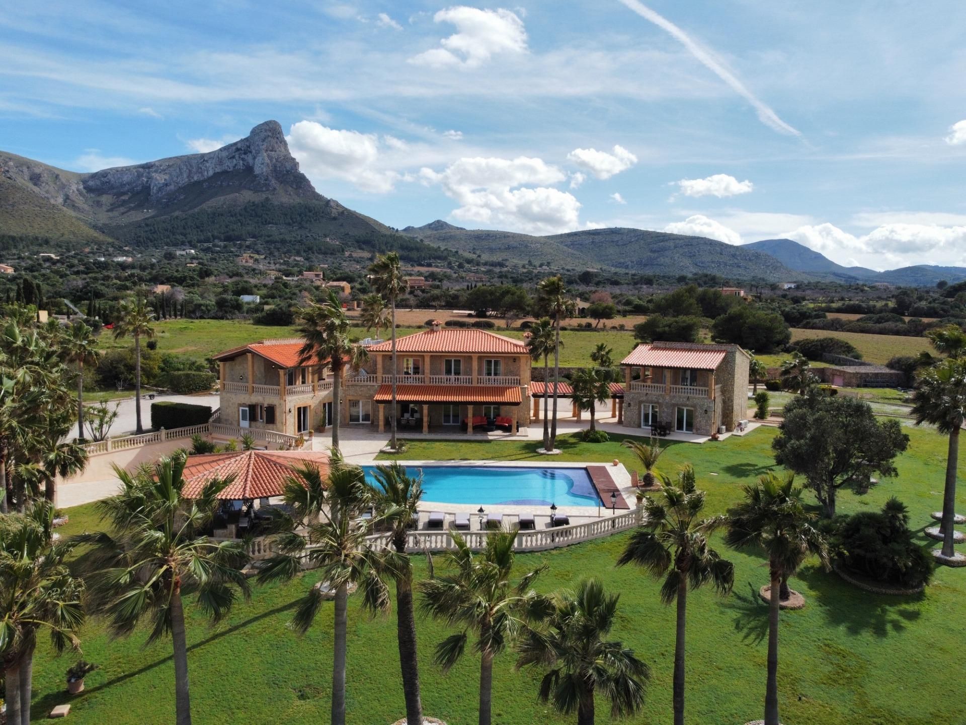 Vista exterior de Finca rústica en venda en Artà amb Aire condicionat, Calefacció i Jardí privat