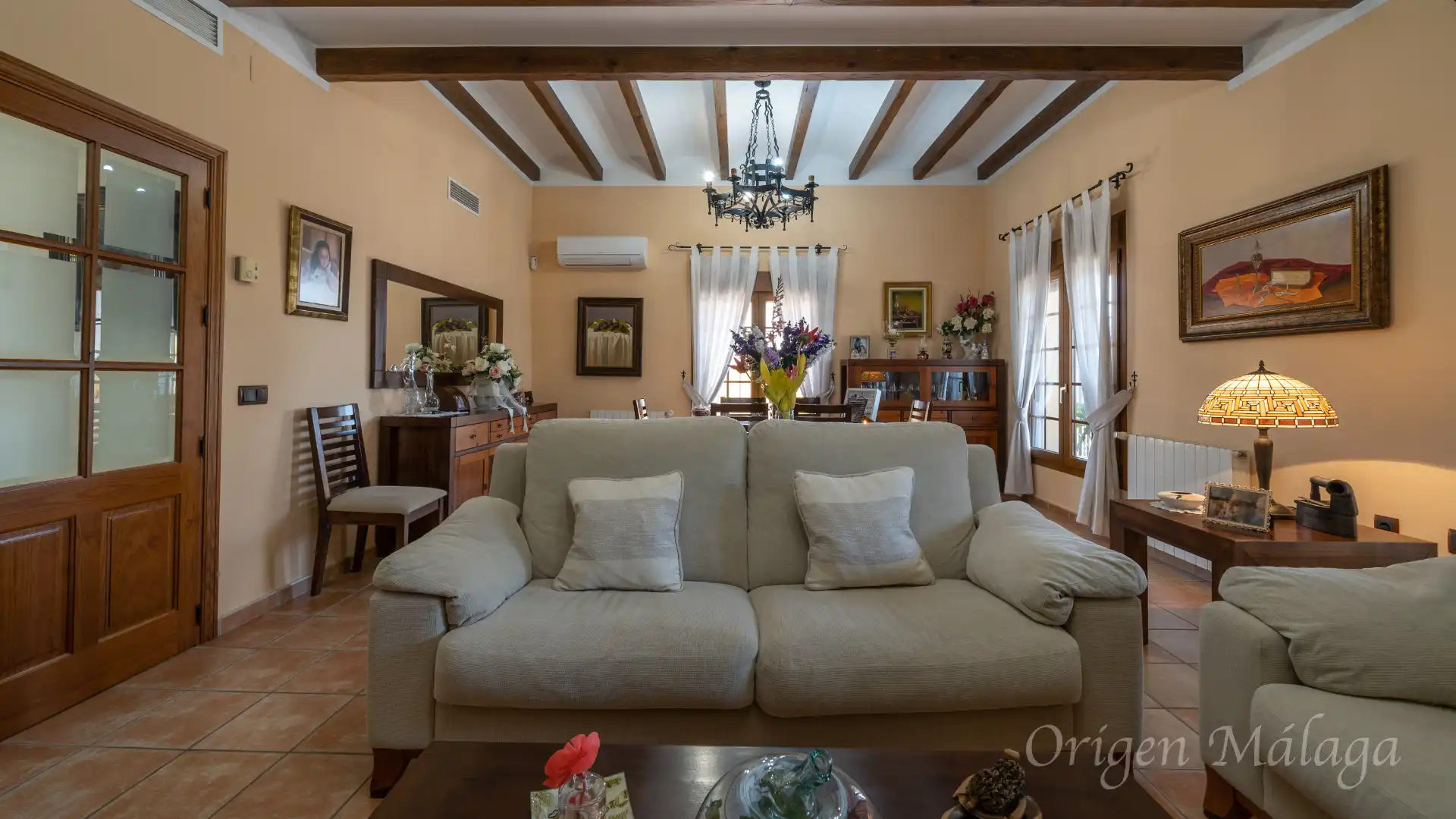 Sala de estar de Casa o chalet en venta en Alhaurín de la Torre con Aire acondicionado, Calefacción y Jardín privado