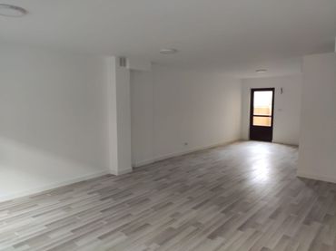 Office space to rent in Avenida Algeciras 93