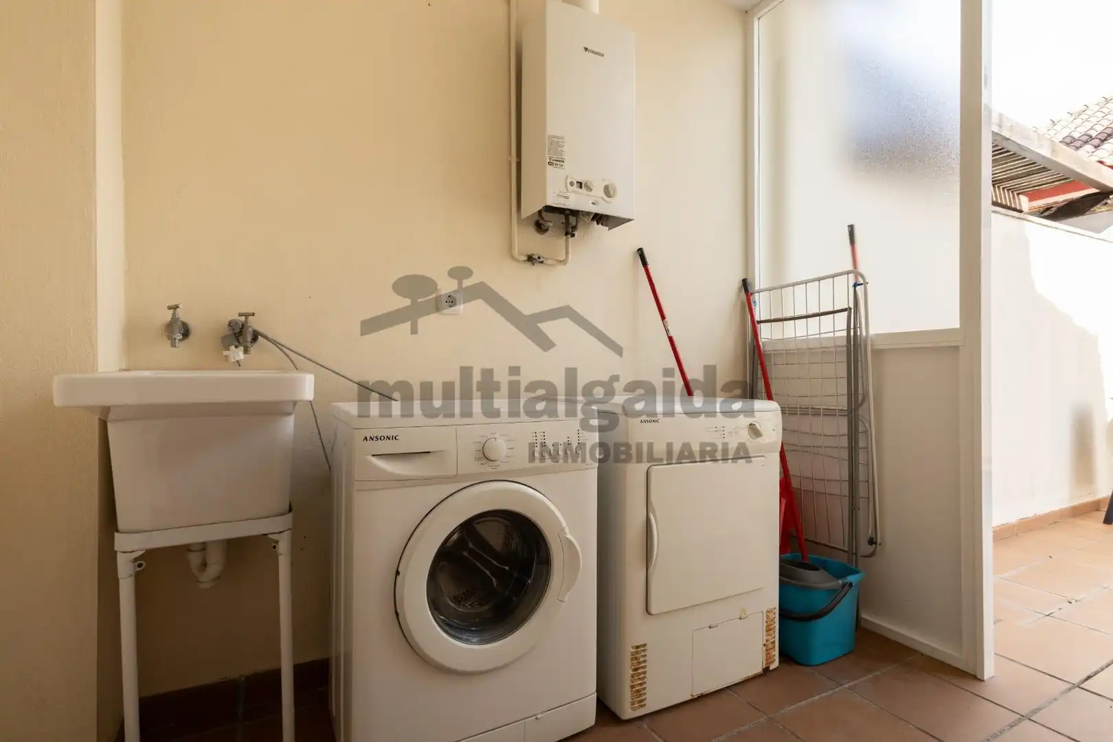 Kitchen of Detached homes for sale in Sanlúcar de Barrameda  with Air Conditioner, Private garden and Terrace
