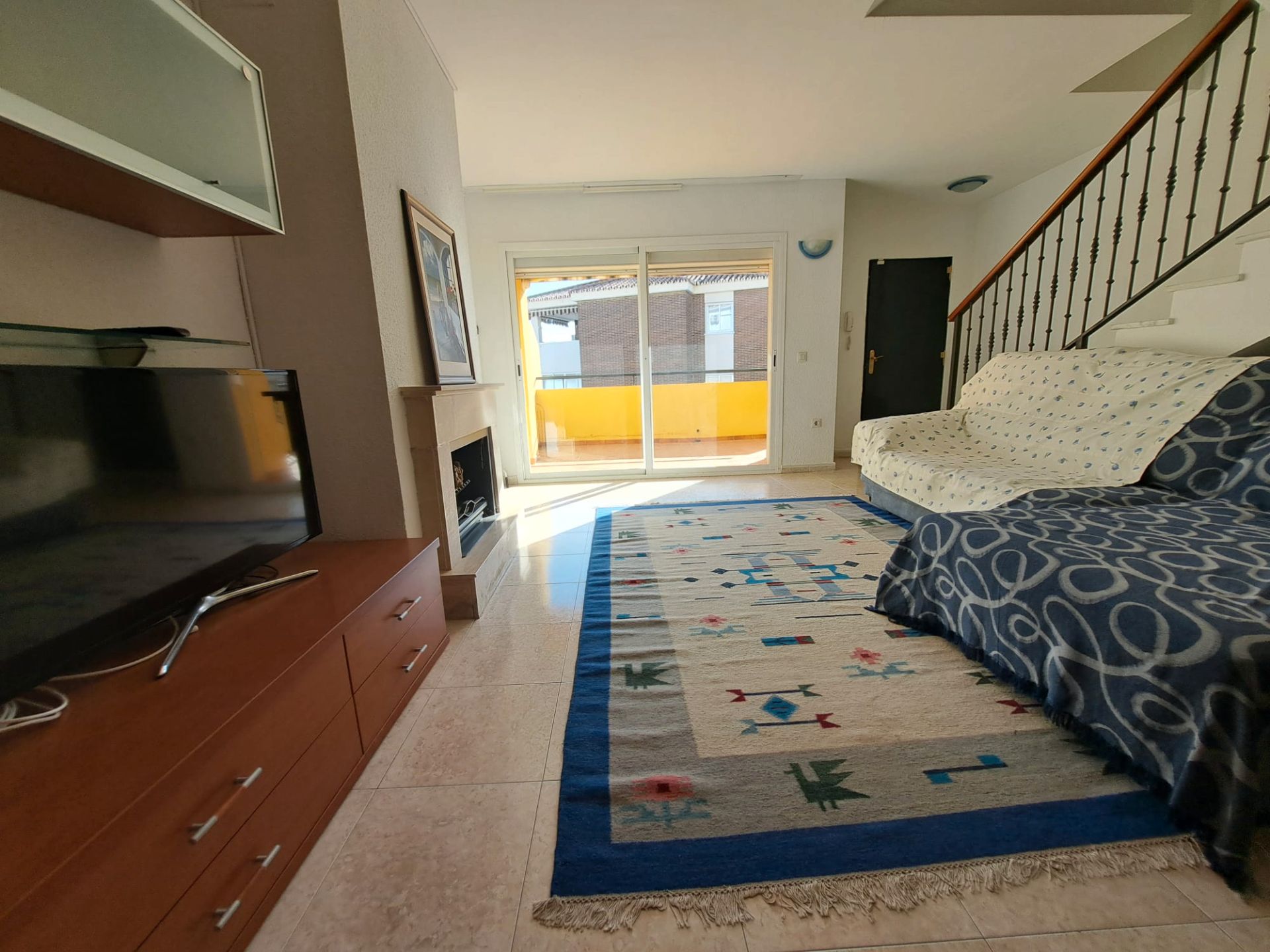 Sala d'estar de Casa o xalet en venda en Benalmádena amb Terrassa, Traster i Moblat