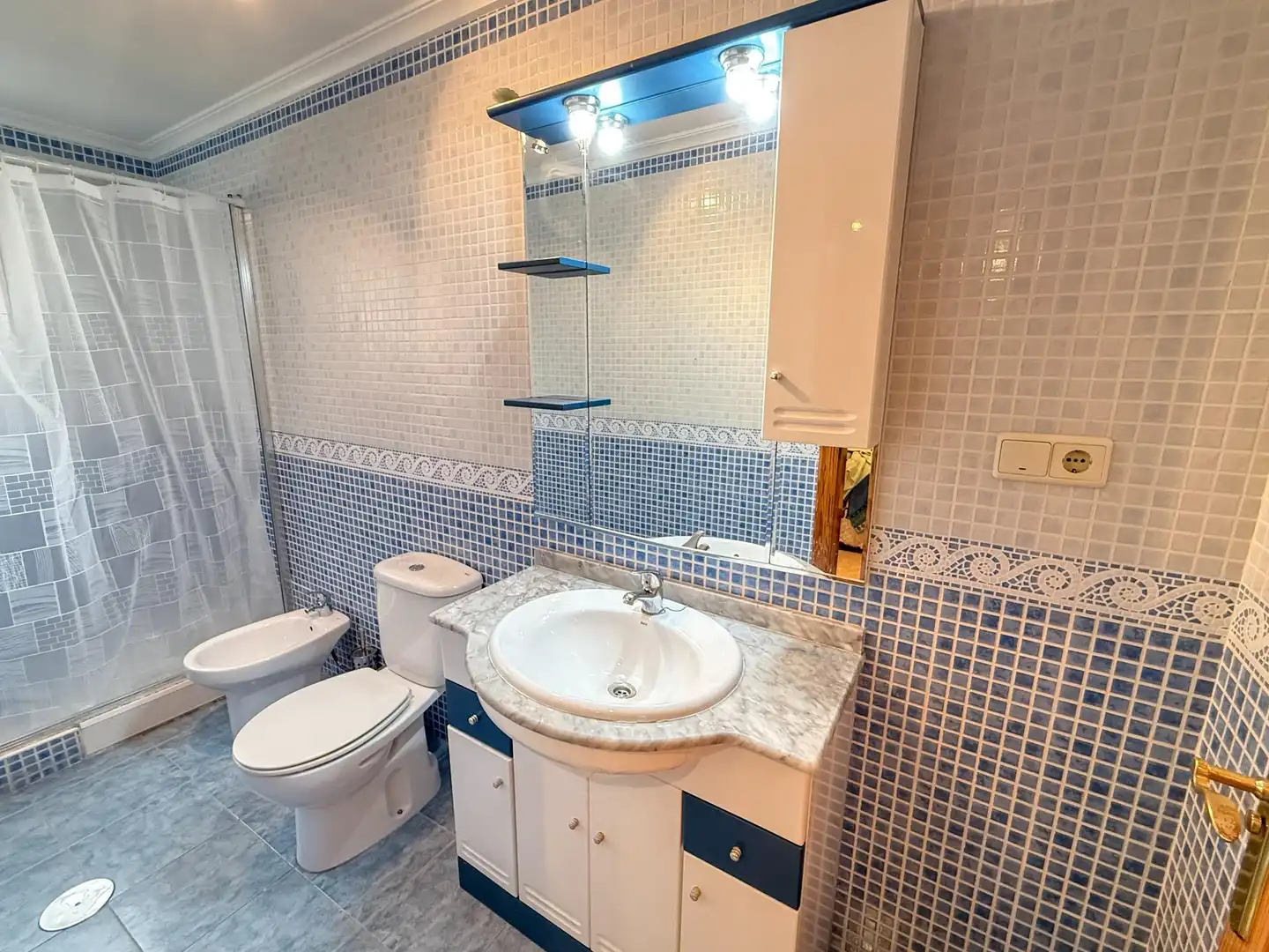Baño de Piso en venta en Callosa de Segura con Aire acondicionado, Terraza y Trastero