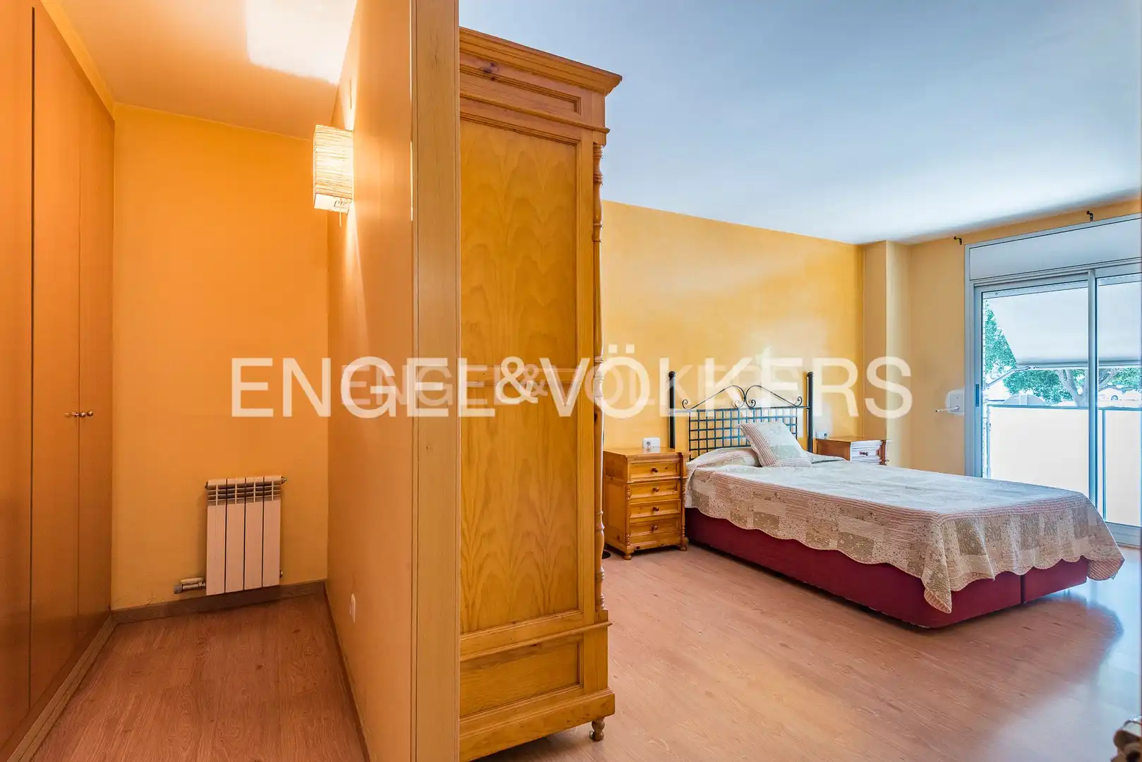 Habitación de Apartamento en venta en Sant Boi de Llobregat con Aire acondicionado, Calefacción y Parquet