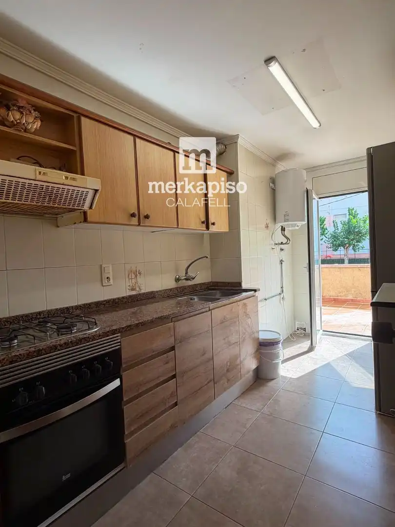 Cuina de Pis en venda en Calafell amb Jardí privat i Terrassa